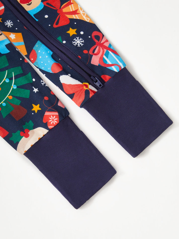 Christmas family - themed bamboo fiber long - sleeved pajamas, featuring a design of a Christmas tree, gifts, reindeer, and cookie people - MOSSRIVER